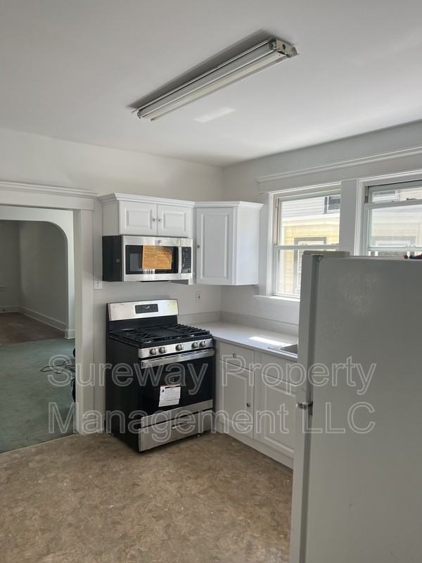 112 N 4th Ave #A - Photo 2 of 11
