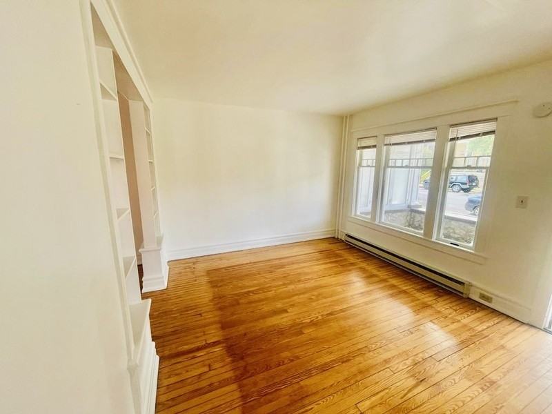 1911 Ferry St #1 - Photo 2 of 10