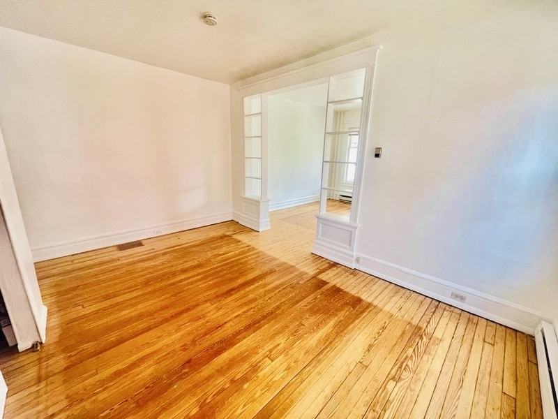 1911 Ferry St #1 - Photo 3 of 10