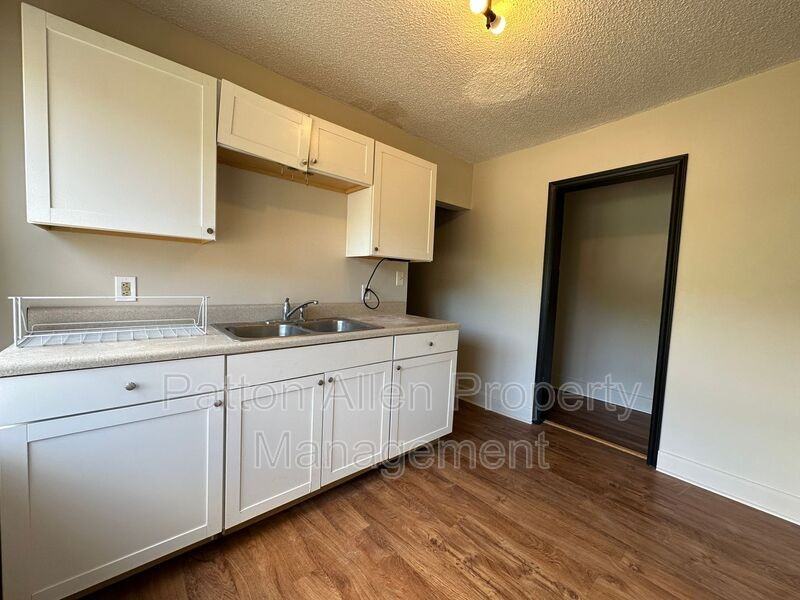31 Hildebrand St #A - Photo 3 of 16
