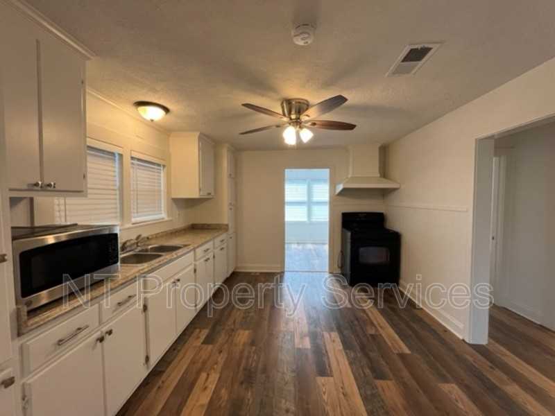 307 E Ascension St - Photo 2 of 10