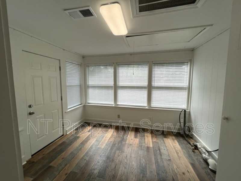 307 E Ascension St - Photo 3 of 10