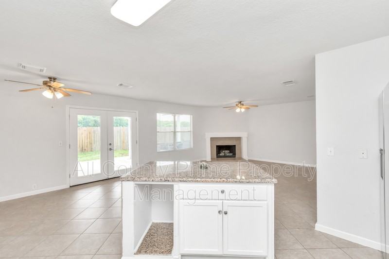 19762 Twin Canyon Ct - Photo 5 of 38