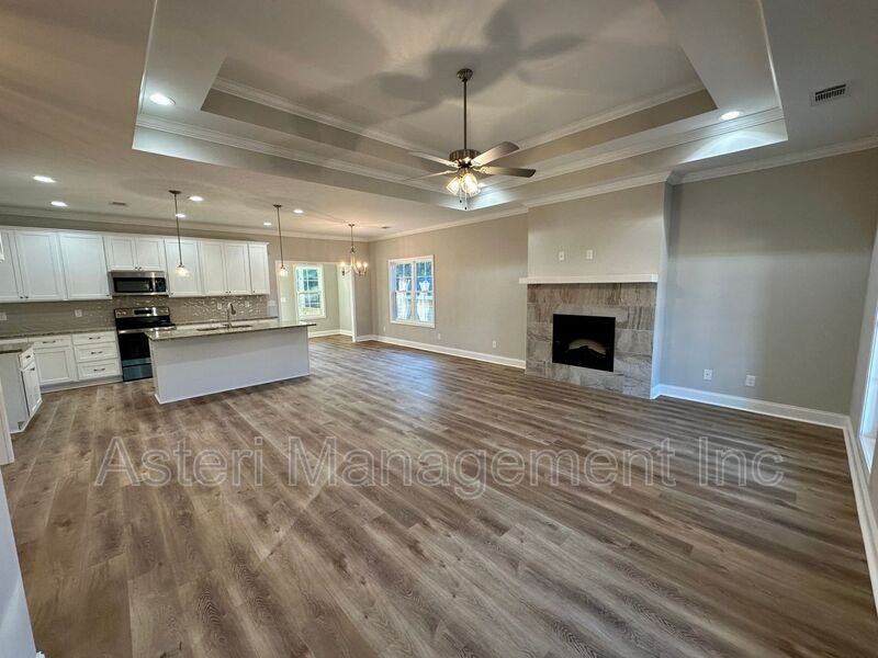 107 Lasso Dr - Photo 3 of 24