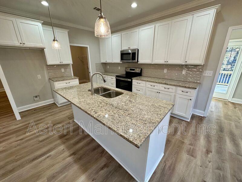 107 Lasso Dr - Photo 6 of 24