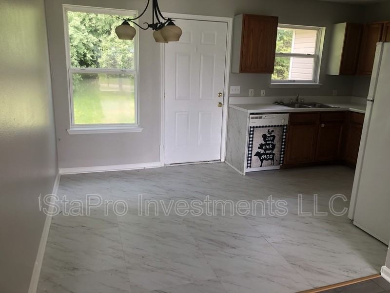 164 Village Pl - Photo 3 of 9