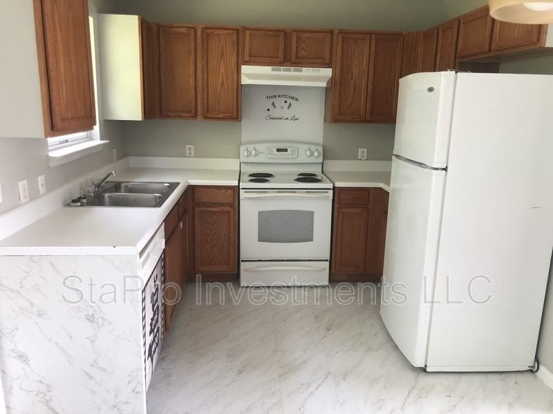 164 Village Pl - Photo 4 of 9