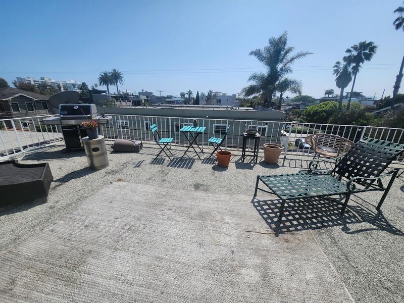 2611 Ocean Ave - Photo 2 of 38