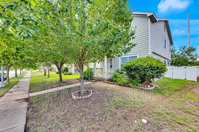 1507 Davis Mountain Loop - Photo 3 of 24