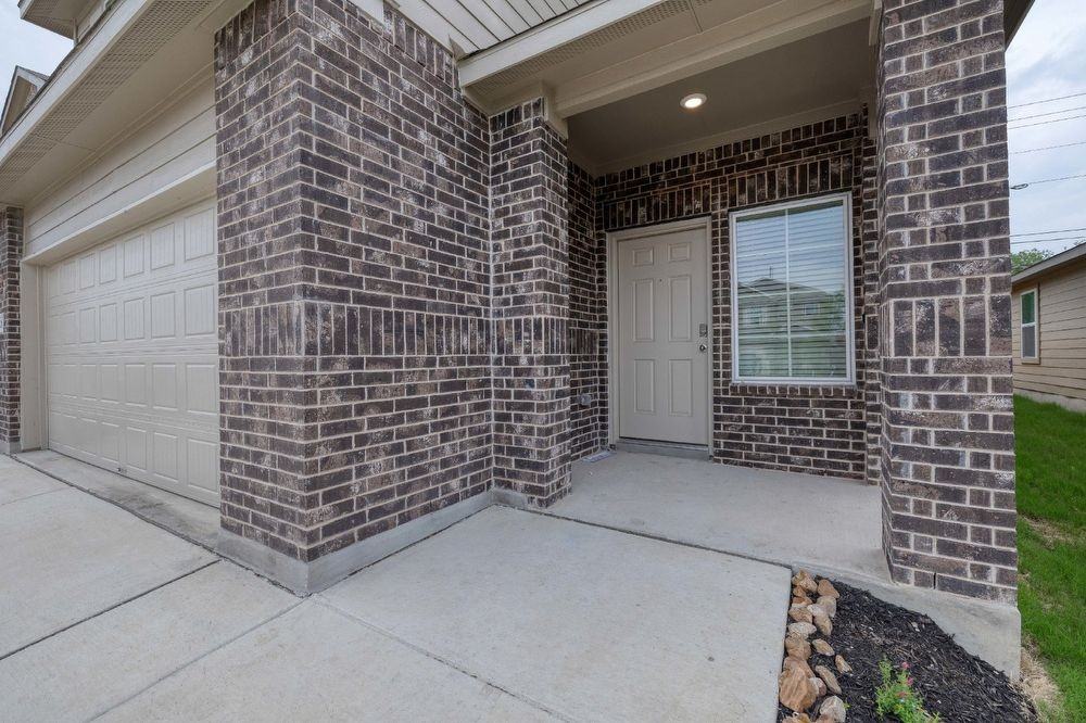 2861 Brogan Crk - Photo 3 of 32