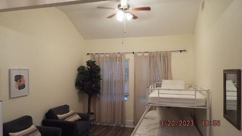 1406 Piedmont Ave - Photo 2 of 11