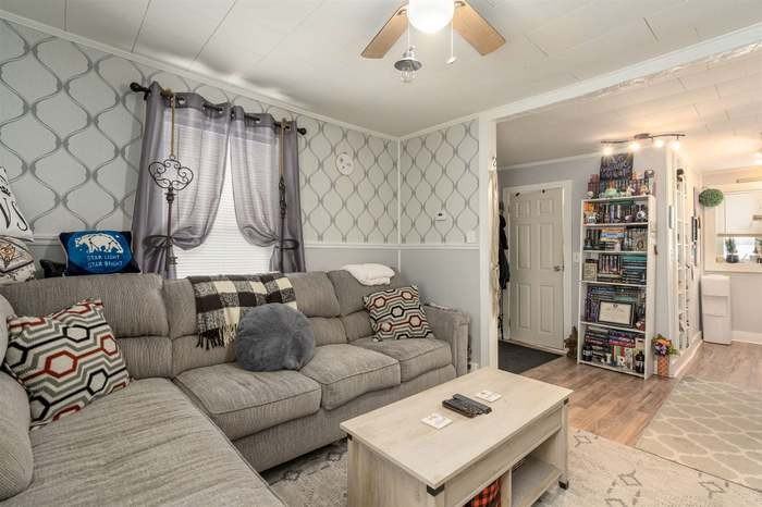 47 Larch St #B - Photo 3 of 7