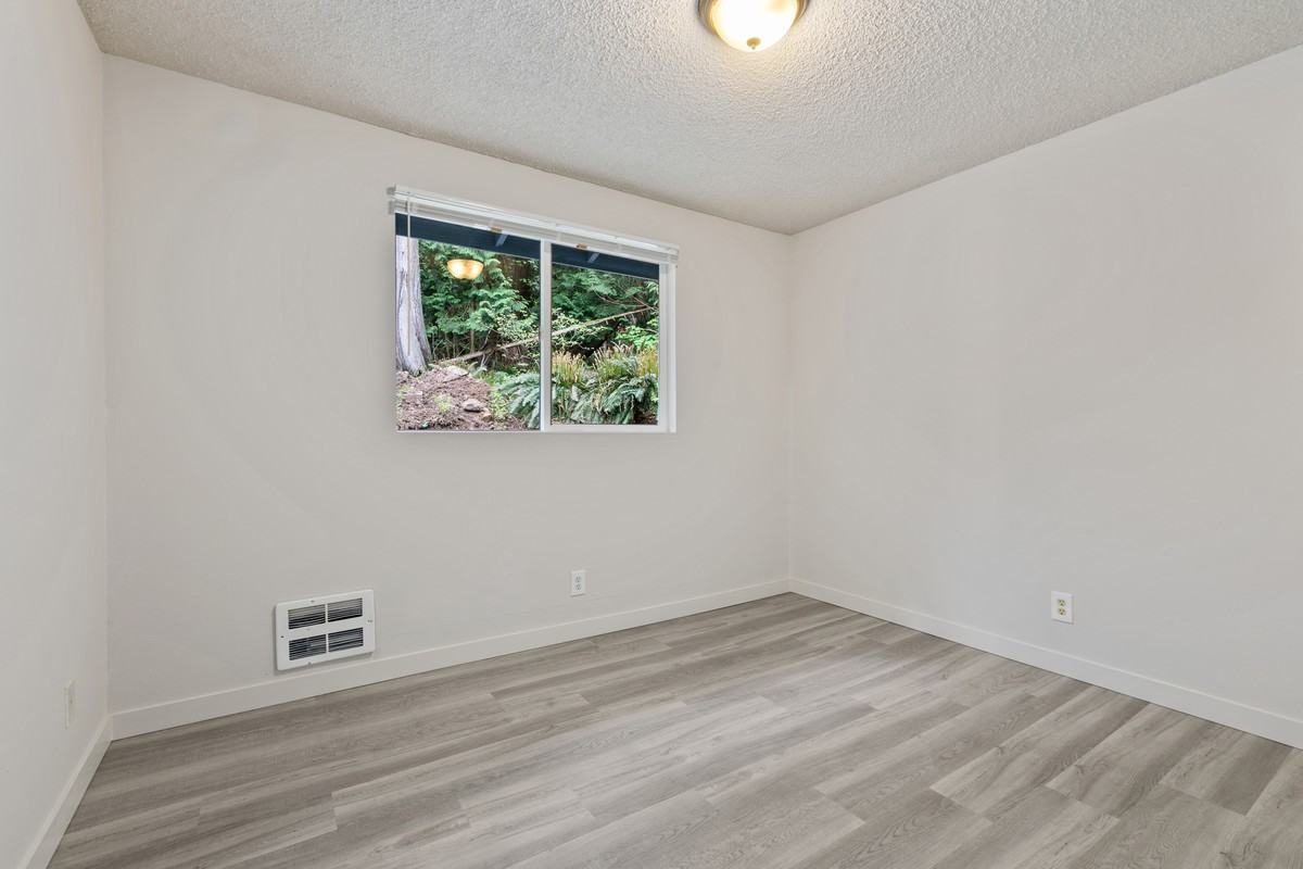 1209 Euclid Ave #1 - Photo 6 of 11