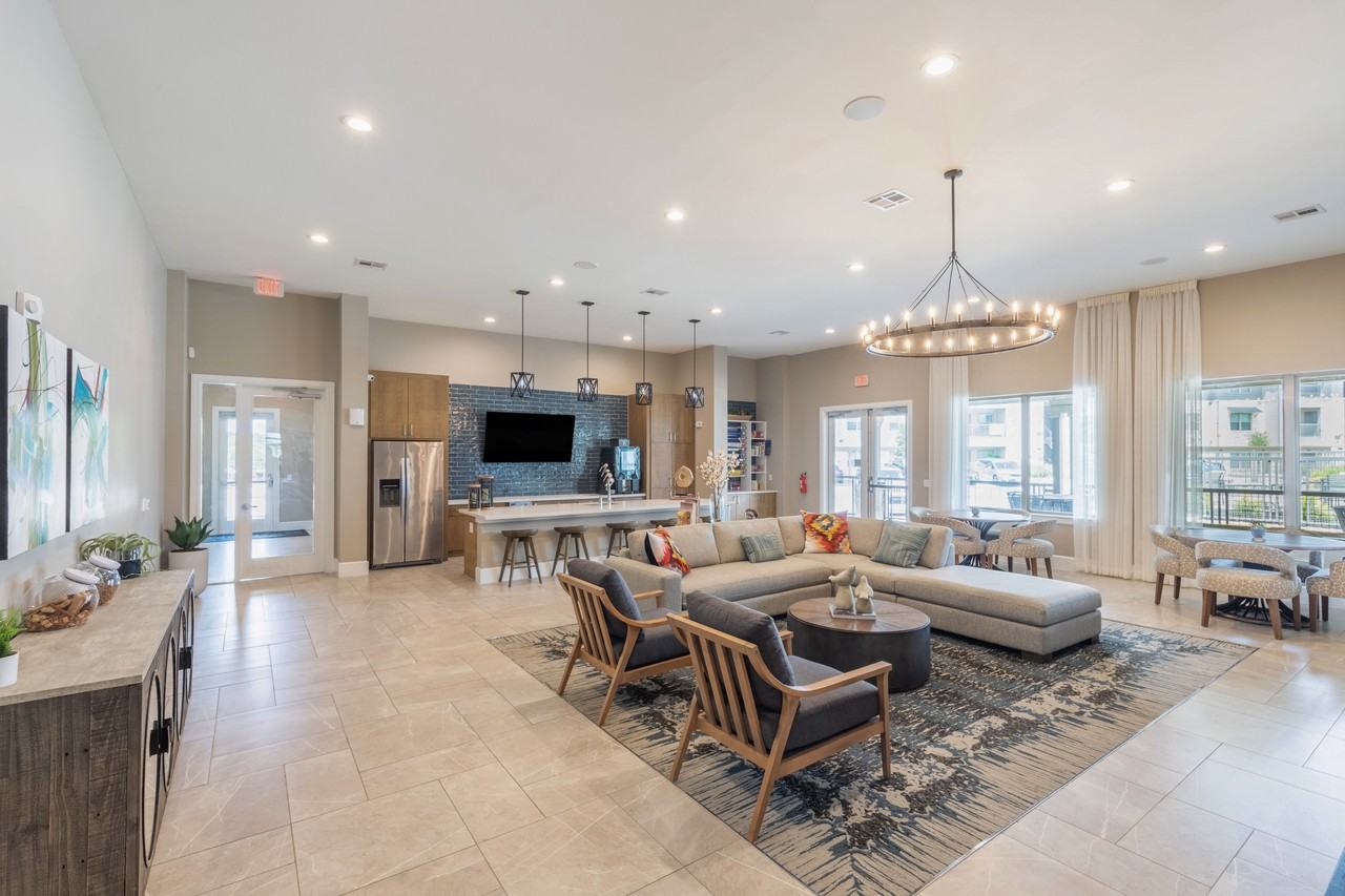 Hawthorne at Blanco Riverwalk - Photo 5 of 45