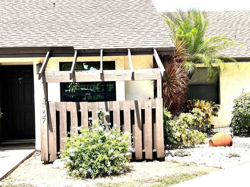107 Vía De Casas Norte 107, Boynton Beach, FL 33426 2 Bedroom