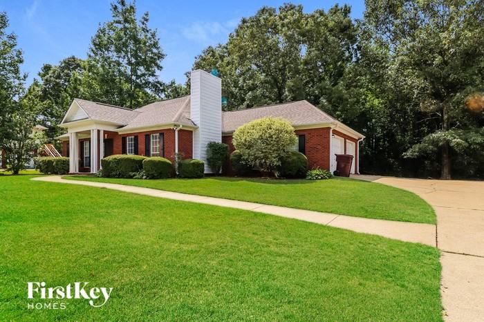 121 Gardenia Cir - Photo 2 of 15