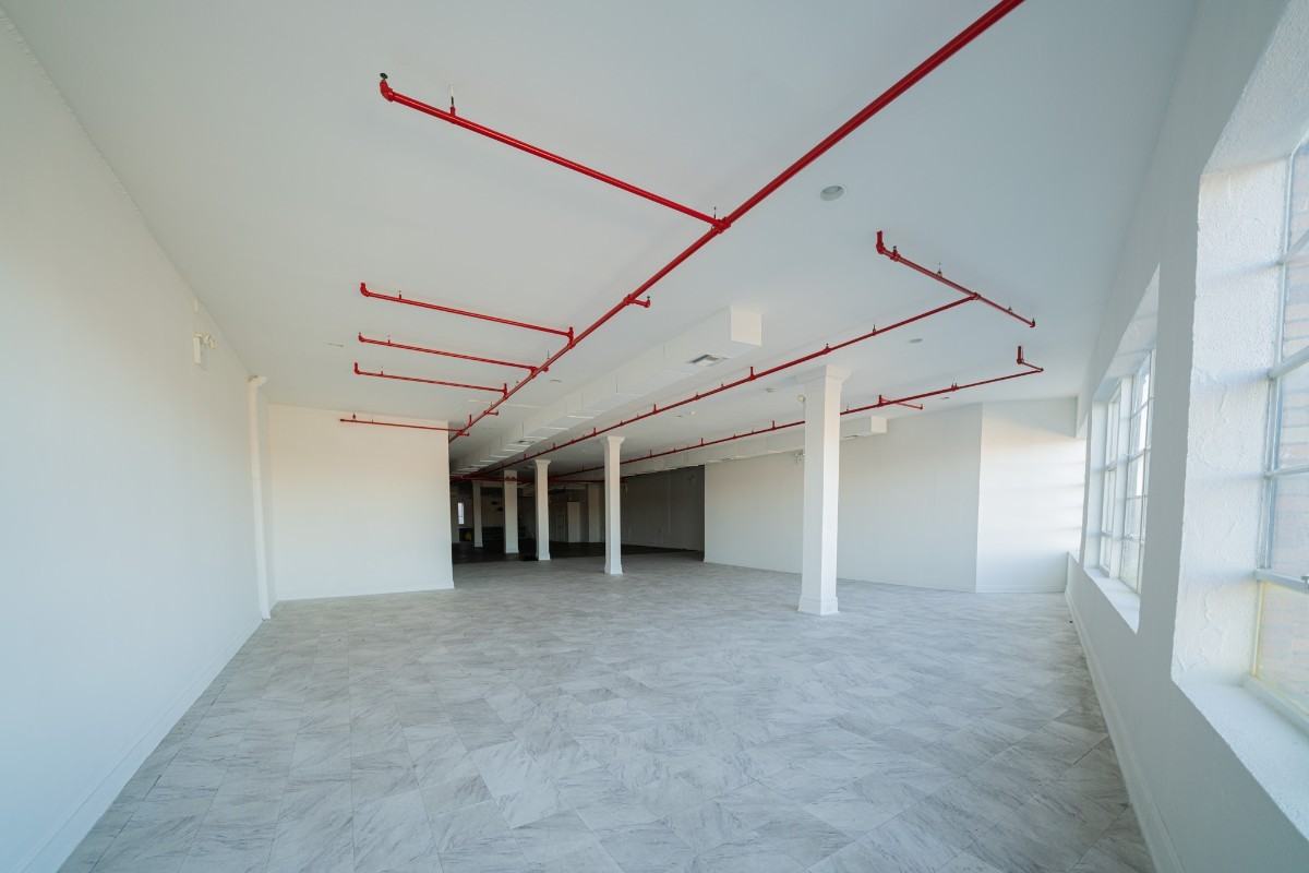 4006 Astoria Blvd - Photo 6 of 10