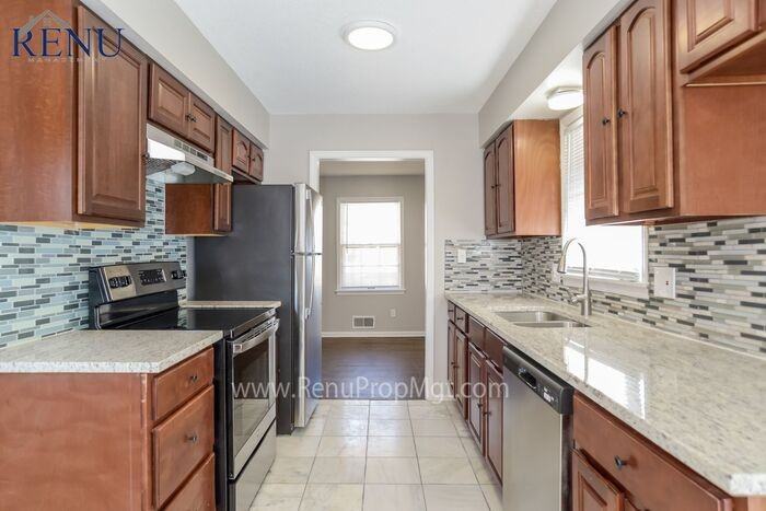 8309 E 104th Ter - Photo 3 of 17