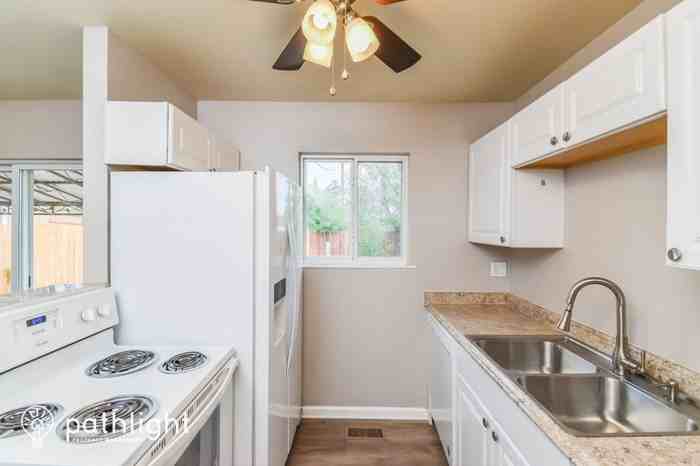 1104 Quivira Dr - Photo 2 of 18