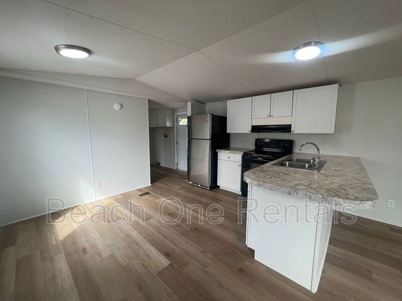 210 Wren Ln - Photo 3 of 12