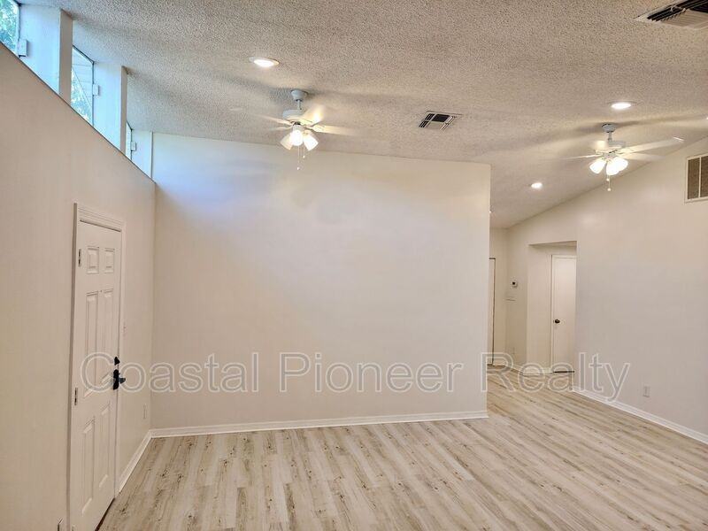 148 18th St Nw - Photo 3 of 23