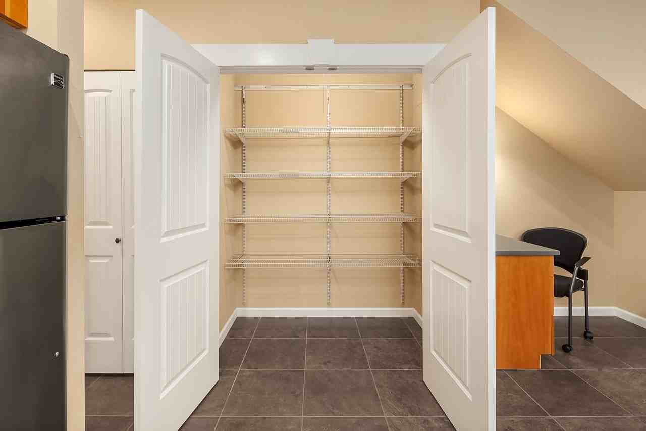 5428 Delridge Way SW, Unit F - Photo 3 of 22