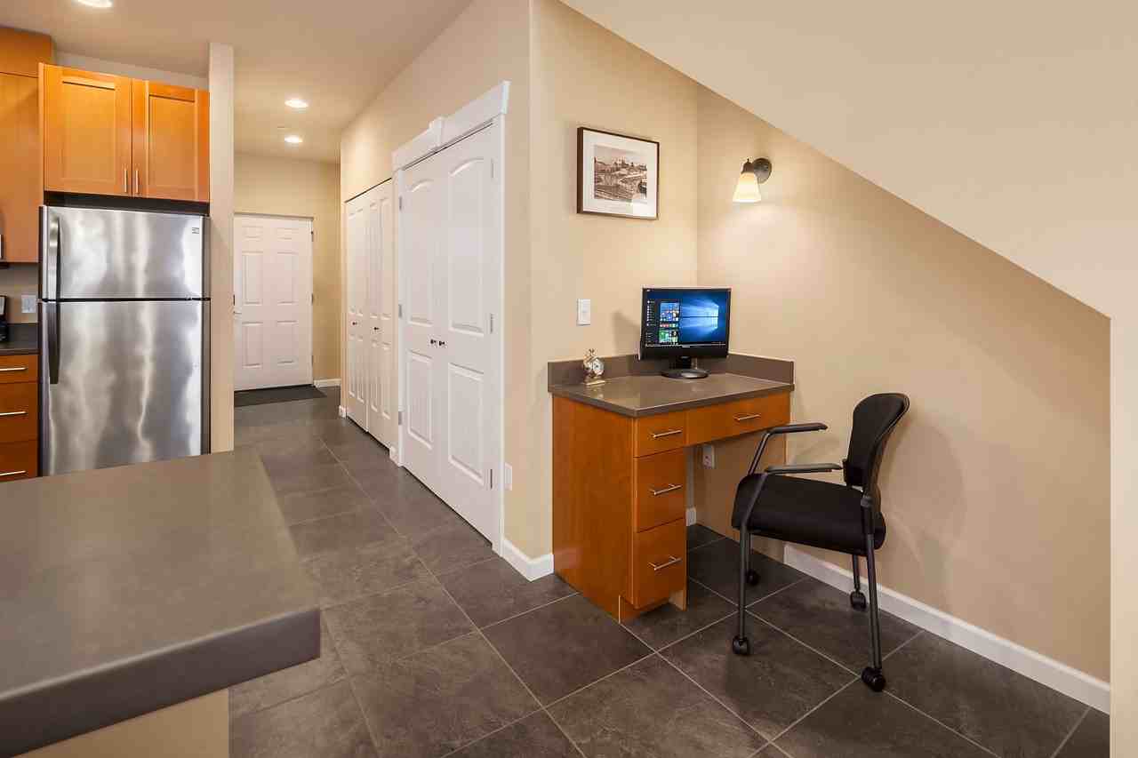 5428 Delridge Way SW, Unit F - Photo 6 of 22