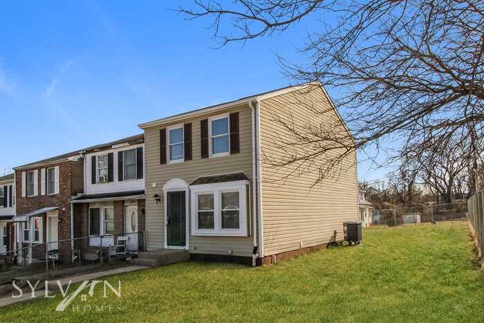 2655 S Paca St - Photo 2 of 15