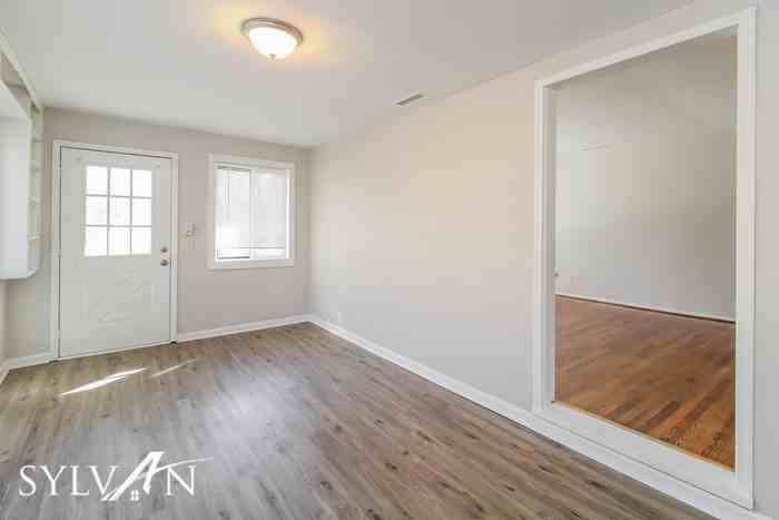 2524 Overbrook Dr - Photo 2 of 15