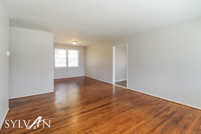2524 Overbrook Dr - Photo 3 of 15