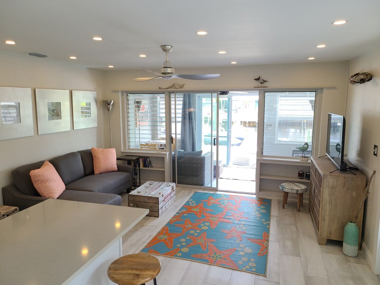 2645 Bridgeview St - Photo 3 of 12