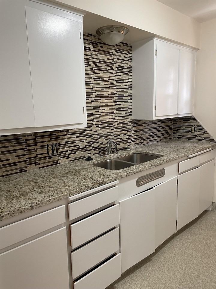 1513 Lakin Ave #1 - Photo 3 of 6