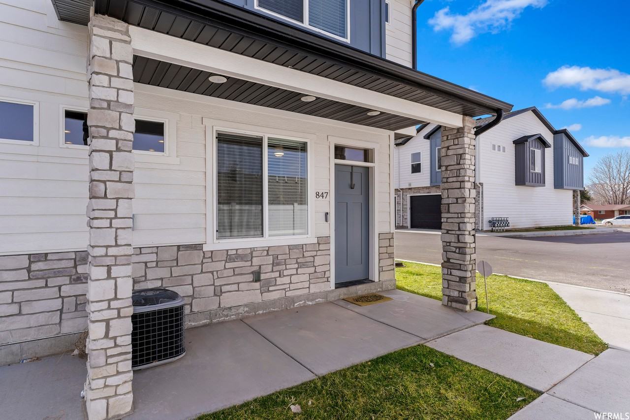 848 E 250 N #1 - Photo 2 of 33