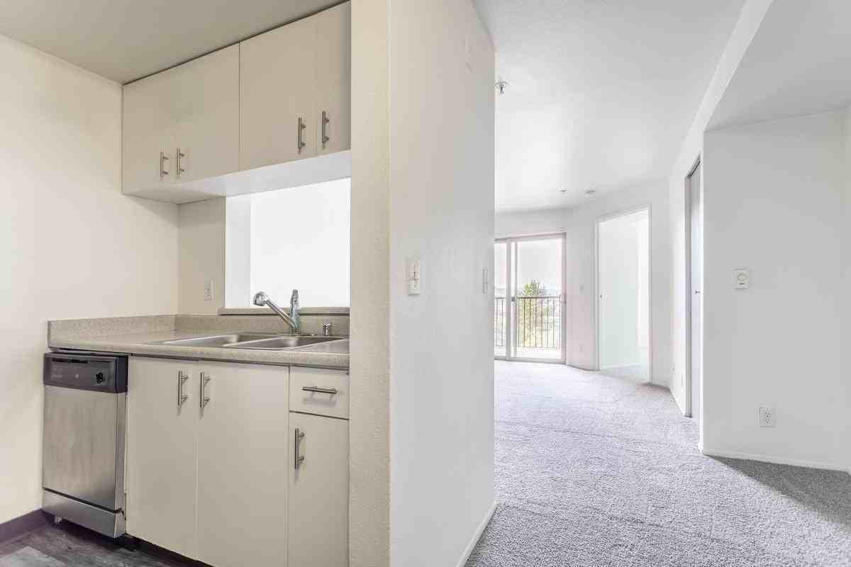 601 S Washington St - Photo 4 of 9