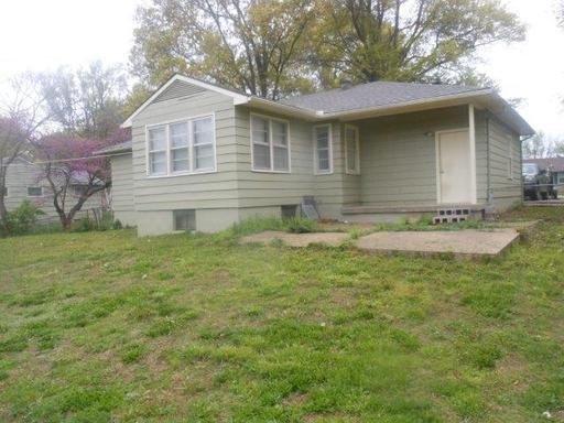 8101 E 99 Terrace - Photo 2 of 6