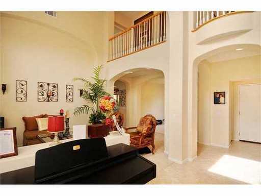 3305 Wild Oak Ln - Photo 2 of 14