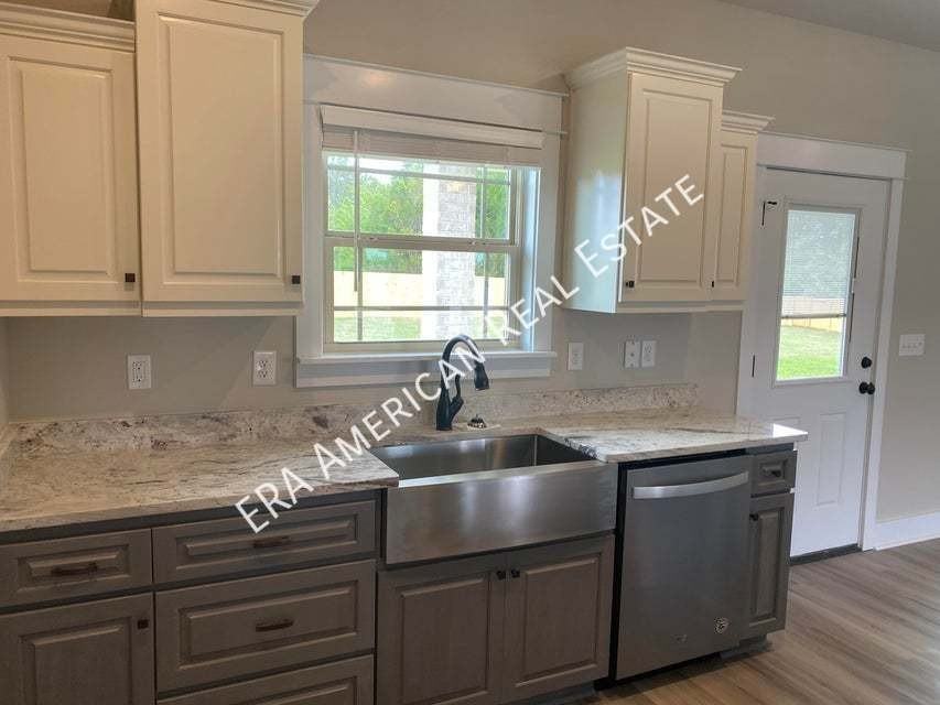 8195 Shooter Ln - Photo 2 of 16