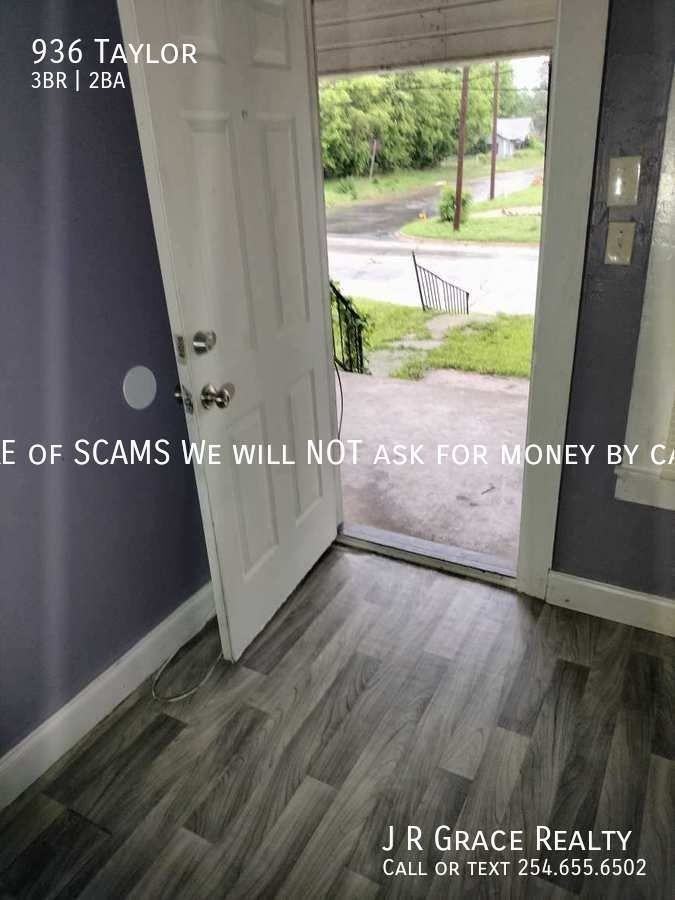 936 Taylor St - Photo 3 of 20