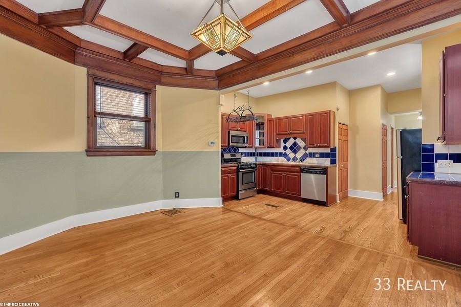 4613 N Malden St #1 - Photo 3 of 20
