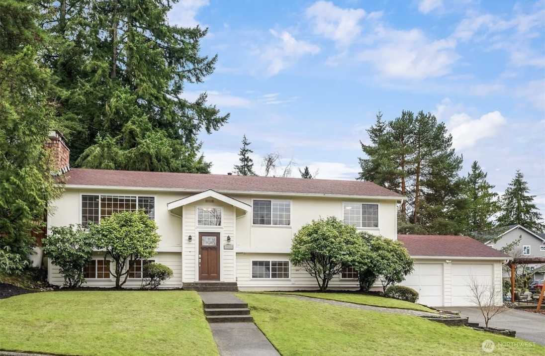 12411 Ne 4th Pl #NA - Photo 2 of 5