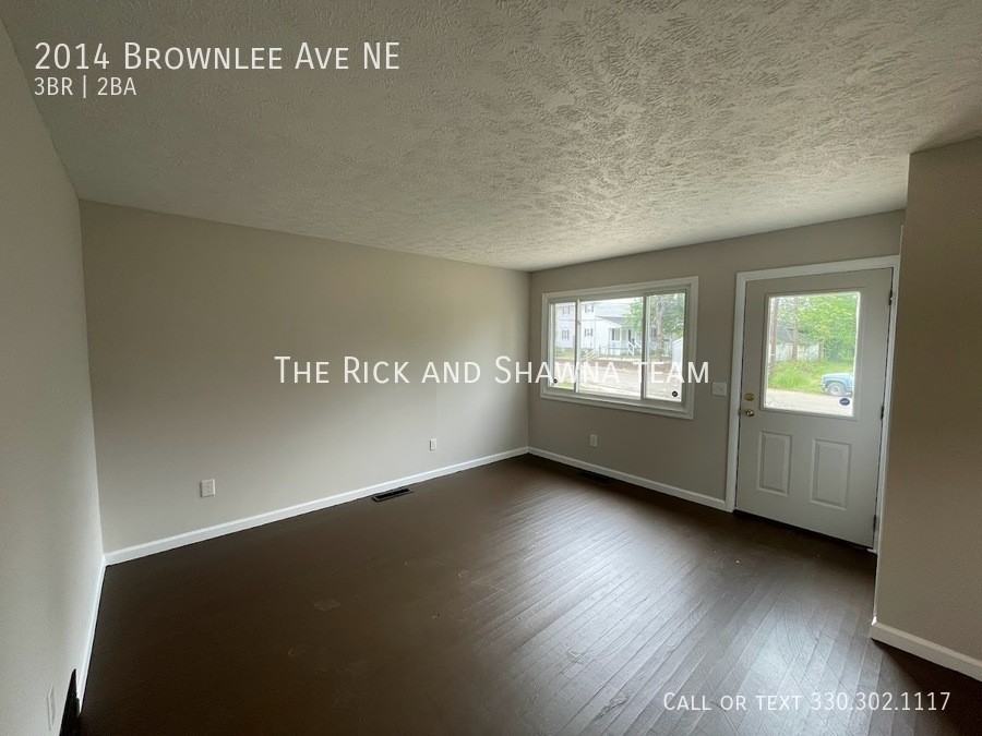 2014 Brownlee Ave Ne - Photo 2 of 19