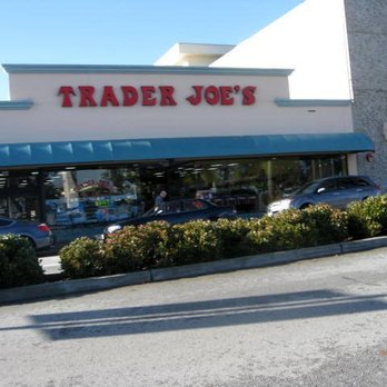 718 Laurel Ave - Photo 3 of 17