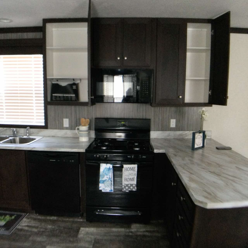 518 Turtle Bay Dr - Photo 3 of 7