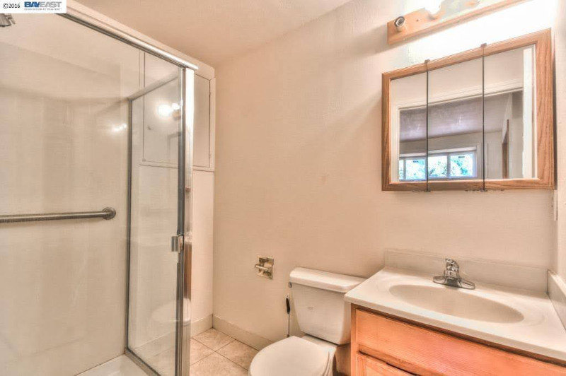 18096 Lamson Rd - Photo 3 of 10