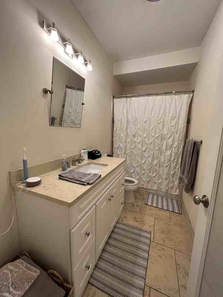 802 N 19th St #1 - Photo 4 of 14