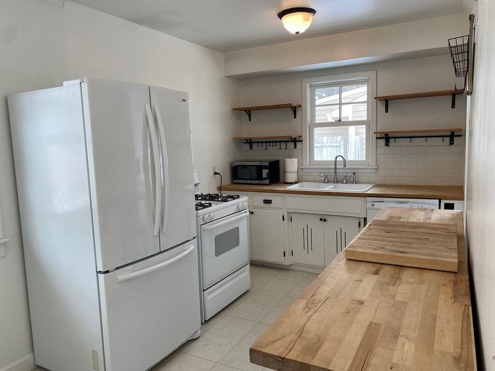 1825 Kentucky Ave S - Photo 2 of 16