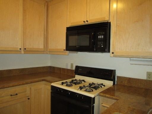 10149 Commerce Ave #10 - Photo 2 of 7