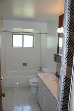 7006 N Normandie St - Photo 3 of 8