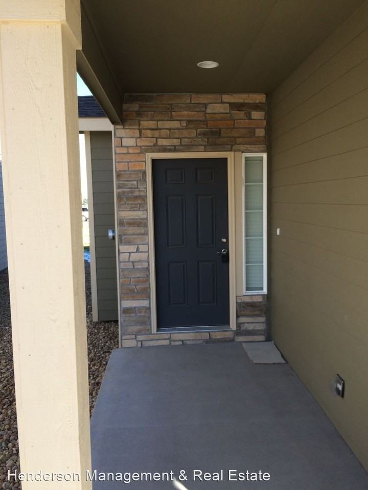 2926 Denver Dr - Photo 2 of 29