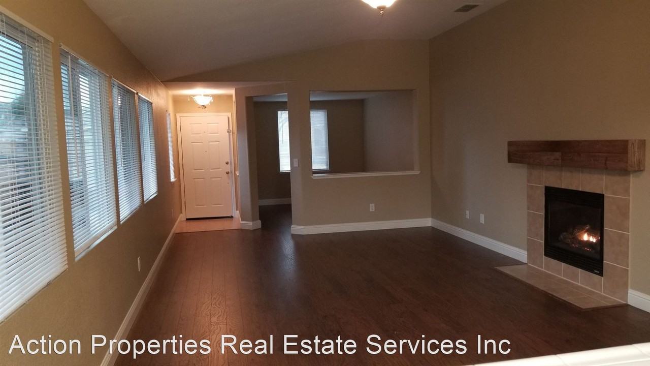 1872 Stonecrest Dr - Photo 2 of 25